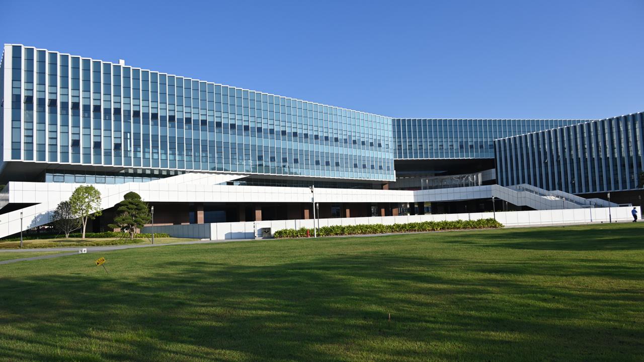 Tòa nhà và khuôn viên hiện đại Shenzhen University