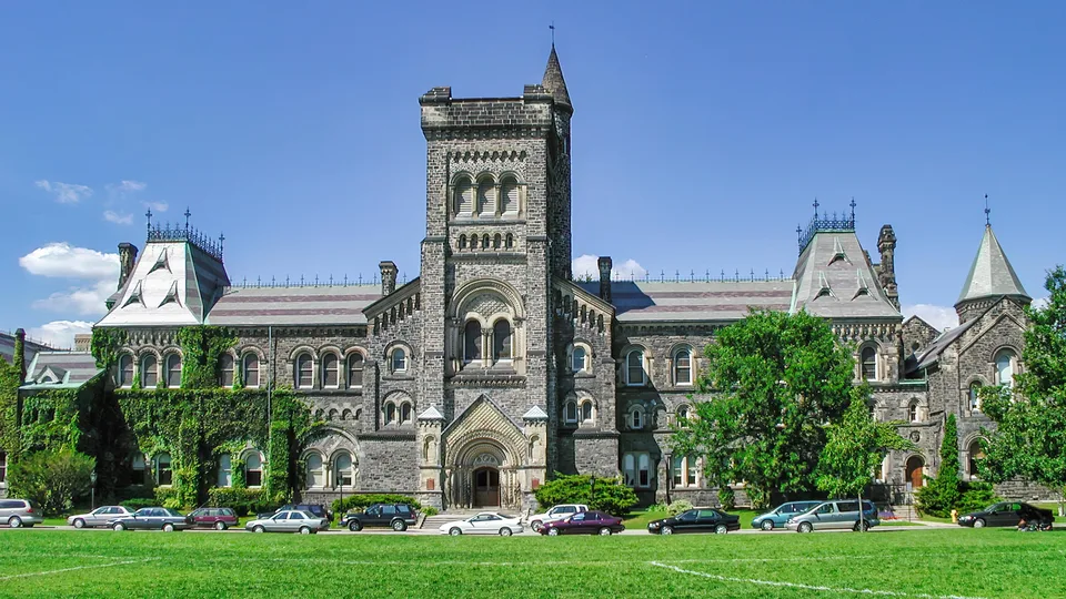 Đại học Toronto, Canada